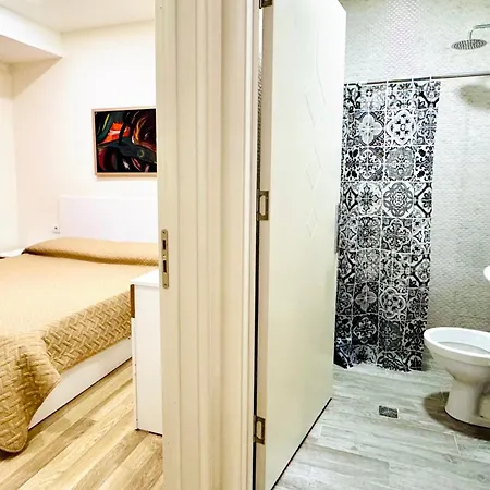 Amelia Comfort * Tirana