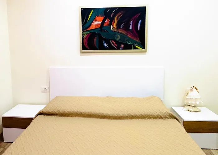Amelia Comfort Τίρανα